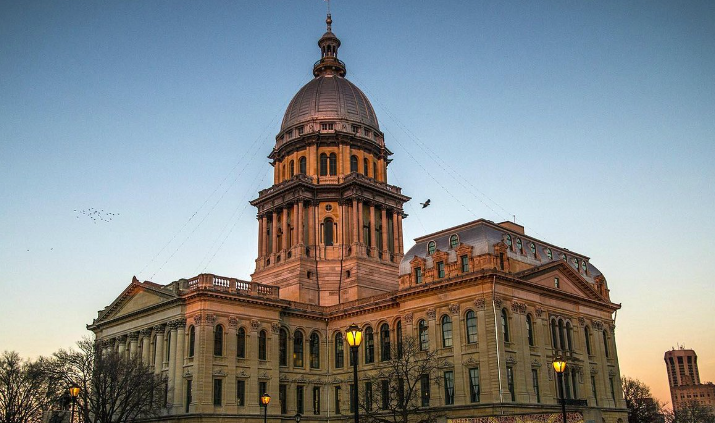 Photo of the Illinois State Capitol.